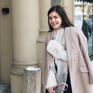 Meet your Posher, Ciana